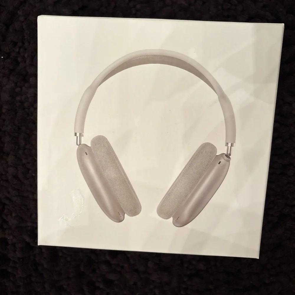 Apple AirPods Max in Elegant Silver